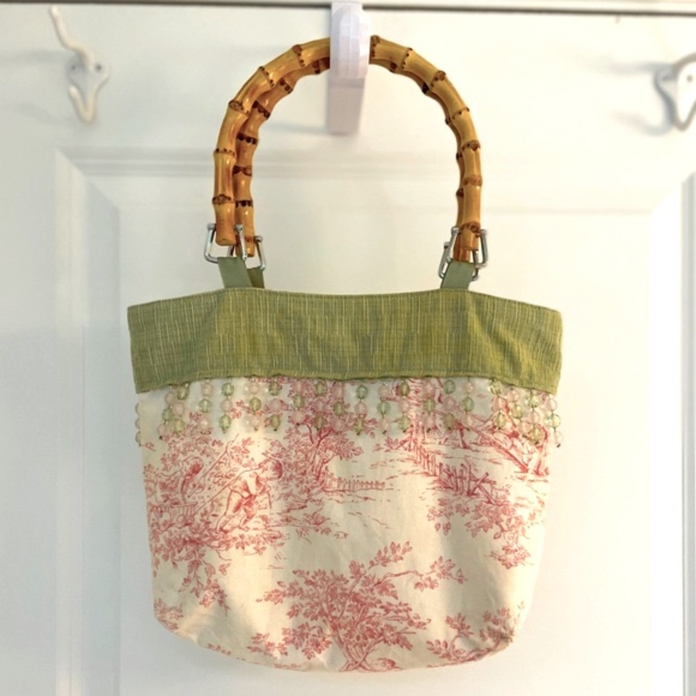 Toile Womens Spring White Pink Handbag Carved Wood Handles Beads 8 x 3 x 7.5 in
